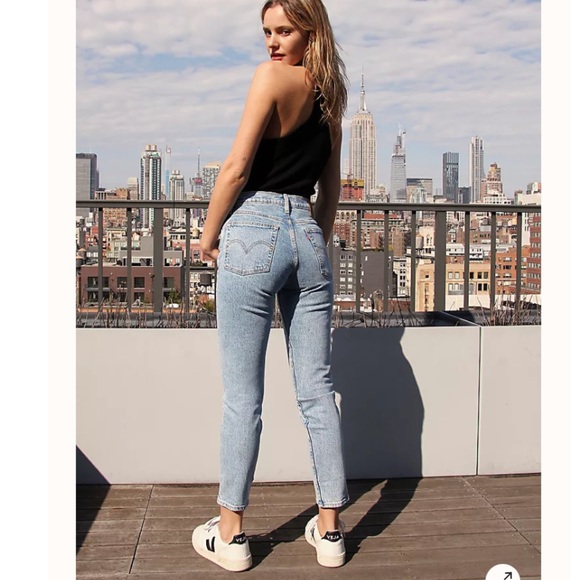 Levi’s Wedgie Icon Fit Tango Talks - Picture 2 of 9